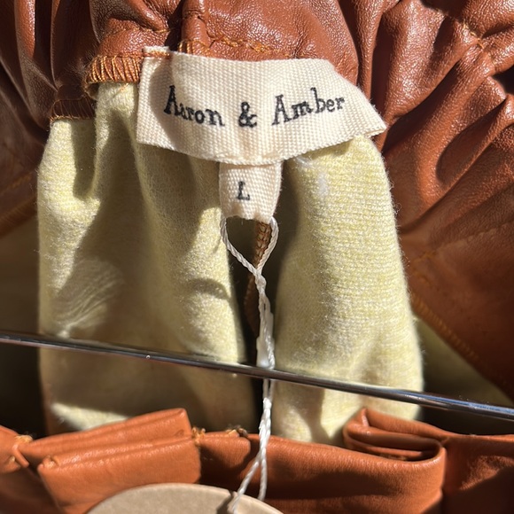 Aaron and Amber faux leather shorts size Large - Picture 7 of 7